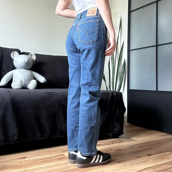 Levis Navy Denim Wedgie Straight Fit Jeans - Picture 7 of 8